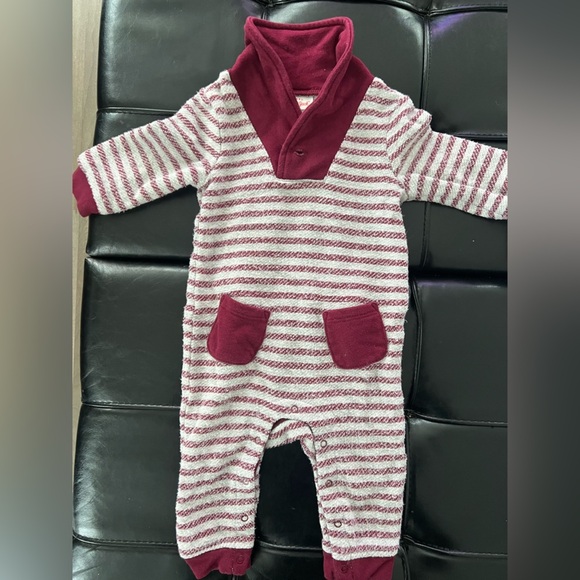 4 Outfits for Baby- 3-6 Months - Picture 2 of 10